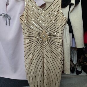 Elegant Sequin Gold Gatsby-Era Dress